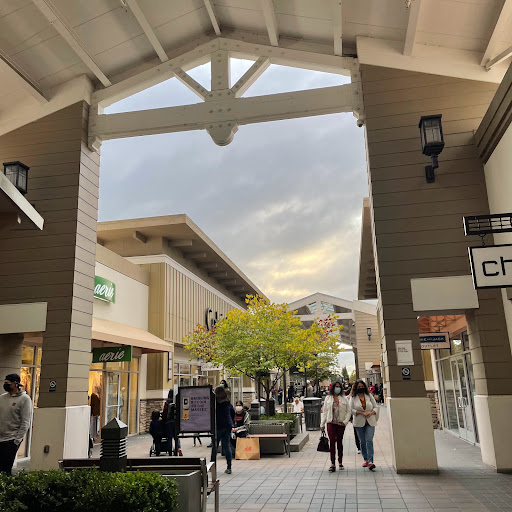 Shopping Mall «San Francisco Premium Outlets», reviews and photos, 2774 Livermore Outlets Dr, Livermore, CA 94551, USA