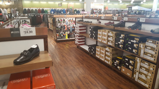 Outdoor Sports Store «Sierra Trading Post», reviews and photos, 5916 Barnes Rd, Colorado Springs, CO 80922, USA