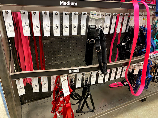 Pet Supply Store «Unleashed by Petco», reviews and photos, 520 S 23rd St, Philadelphia, PA 19146, USA