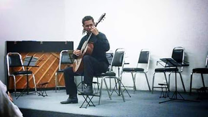 Estudio de Guitarra / Carlos Manuel Picos