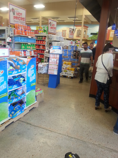 Grocery Store «Supermercado Nuestra Familia», reviews and photos, 1826 Vinton St, Omaha, NE 68108, USA