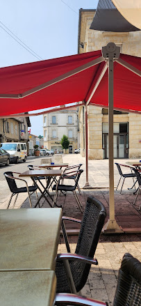 Atmosphère du Restaurant Le Bistrot du Commerce à Miramont-de-Guyenne - n°12