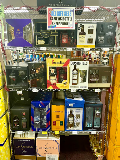 Liquor Store «M & R Liquors», reviews and photos, 2773 Main St, Glastonbury, CT 06033, USA