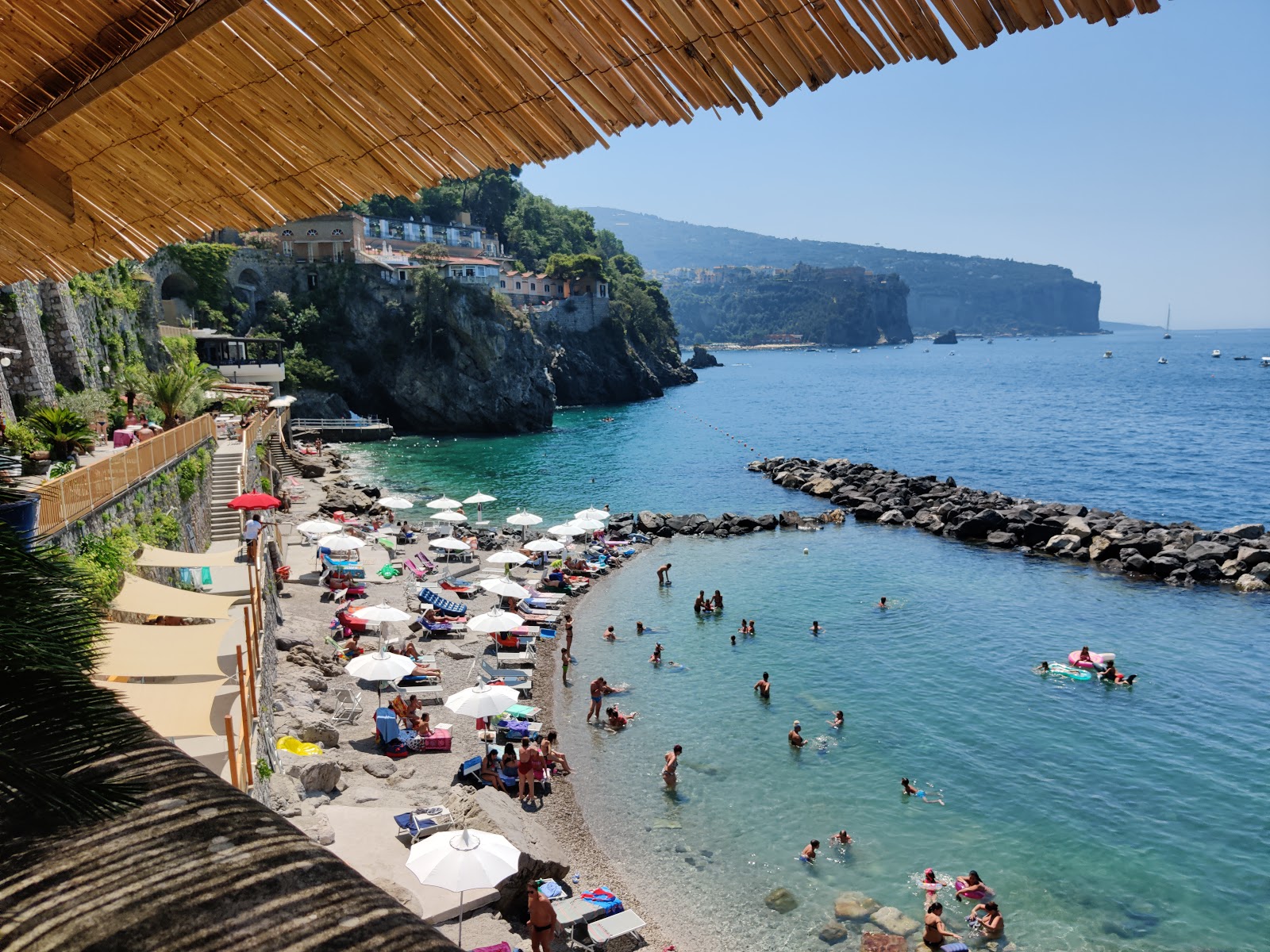 Foto von Scrajo Mare Lido mit kleine, graue kiesel Oberfläche
