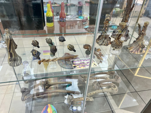 Tobacco Shop «Smoke Tokz Head Shop KC», reviews and photos, 1263 W 103rd St, Kansas City, MO 64114, USA