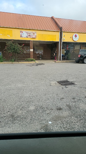 Supermarket «Food World», reviews and photos, 401 E Lakewood Ave, Durham, NC 27707, USA