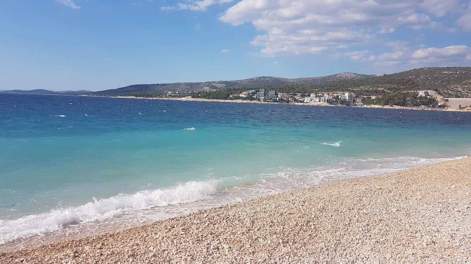 Foto de Playa Velika Raduca II y el asentamiento