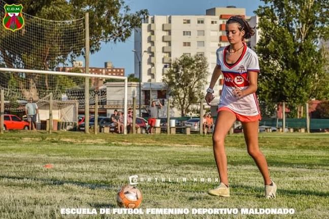 Opiniones de Deportivo Maldonado Fútbol Femenino en Maldonado - Campo de fútbol