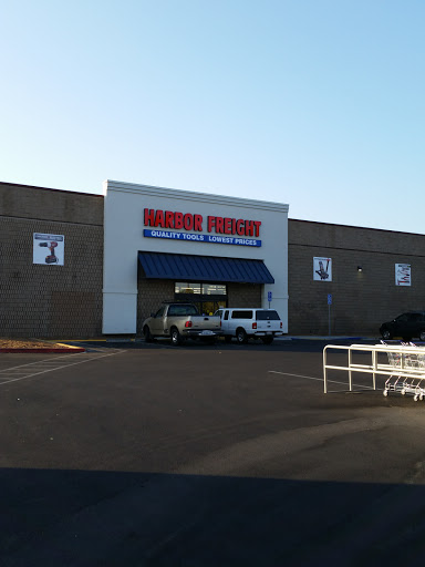 Hardware Store «Harbor Freight Tools», reviews and photos, 10765 Magnolia Ave #100, Riverside, CA 92505, USA