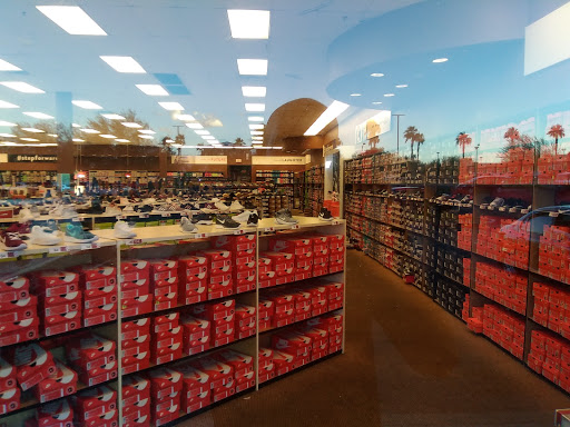 Shoe Store «Famous Footwear», reviews and photos, 7951 W Tropical Pkwy, Las Vegas, NV 89149, USA