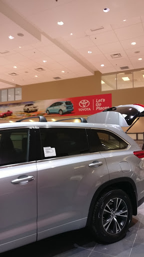 Toyota Dealer «Toyota of Naperville», reviews and photos, 1488 Ogden Ave, Naperville, IL 60540, USA