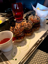 petit hamburger du Restaurant gastronomique L'Atelier de Joël Robuchon à Paris - n°6