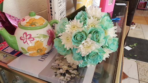 Florist «Temptations Flower Shop», reviews and photos, 2429 N Arkansas, Wichita, KS 67204, USA