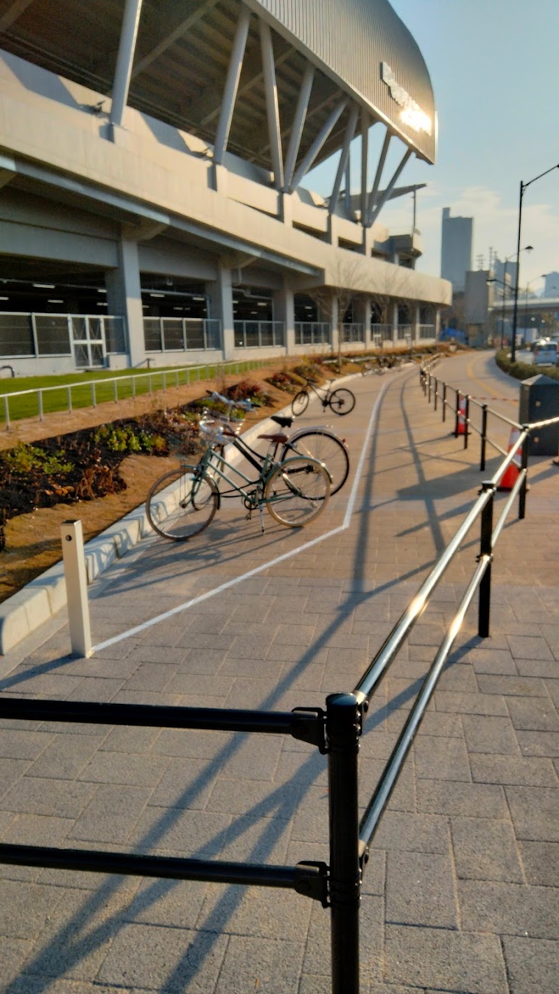 エディオンピースウイング広島 駐輪場