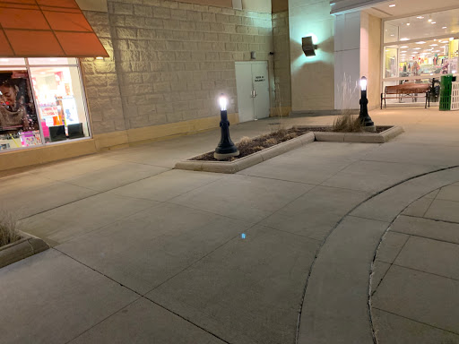 Shopping Mall «Bayshore Town Center», reviews and photos, 5800 N Bayshore Dr, Glendale, WI 53217, USA