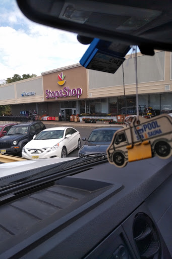 Grocery Store «Stop & Shop», reviews and photos, 407 Valley St, South Orange, NJ 07079, USA