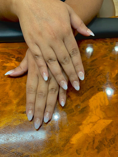 Nail Salon «Bella Nail Salon & Spa», reviews and photos, 8460 Holcomb Bridge Rd, Alpharetta, GA 30022, USA