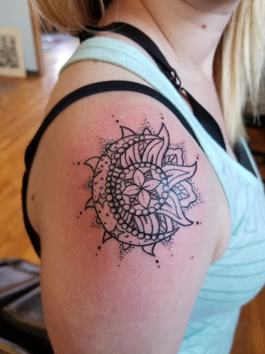 Tattoo Shop «The Shop», reviews and photos, 141 S Grand Ave, Fowlerville, MI 48836, USA