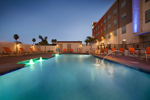 Holiday Inn Express & Suites McAllen - Medical Center Area, an IHG Hotel image 1