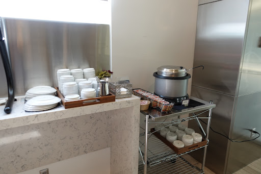 Lounge «United Club Lounge», reviews and photos, 17801 International Blvd, Seattle, WA 98158, USA