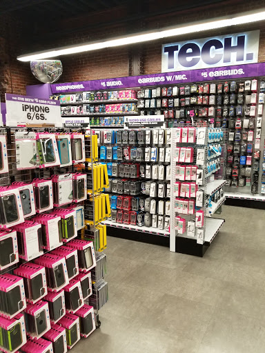 Variety Store «Five Below», reviews and photos, 1529 Chestnut St, Philadelphia, PA 19102, USA