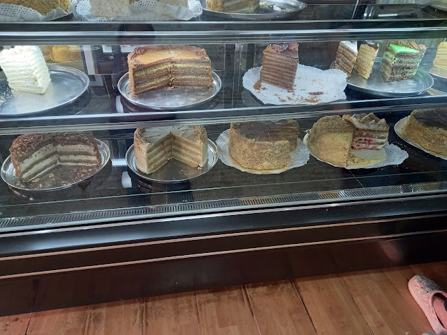 Opiniones de Pasteleria Kaiser en Huechuraba - Panadería