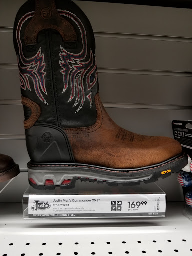 Sporting Goods Store «Academy Sports + Outdoors», reviews and photos, 9997 Crossing Way #800, Denham Springs, LA 70726, USA