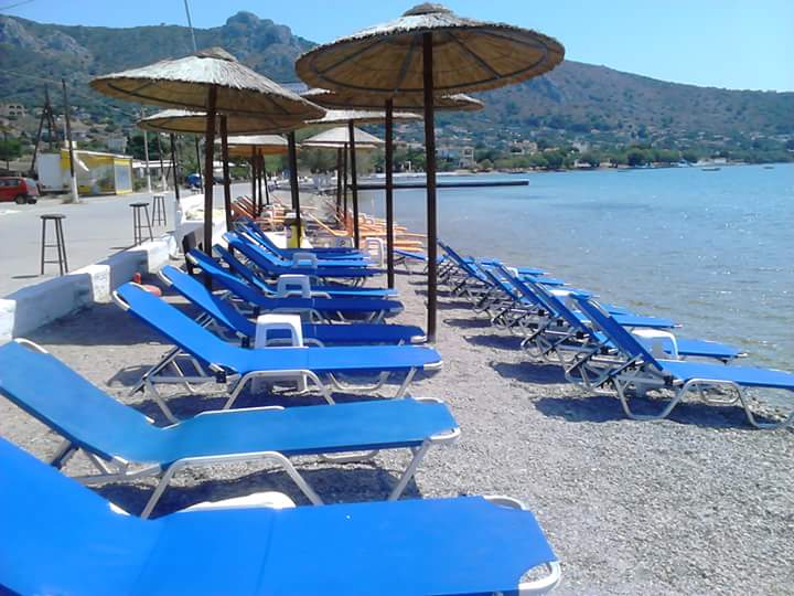 Photo de Paralia Agios Georgios avec baie spacieuse