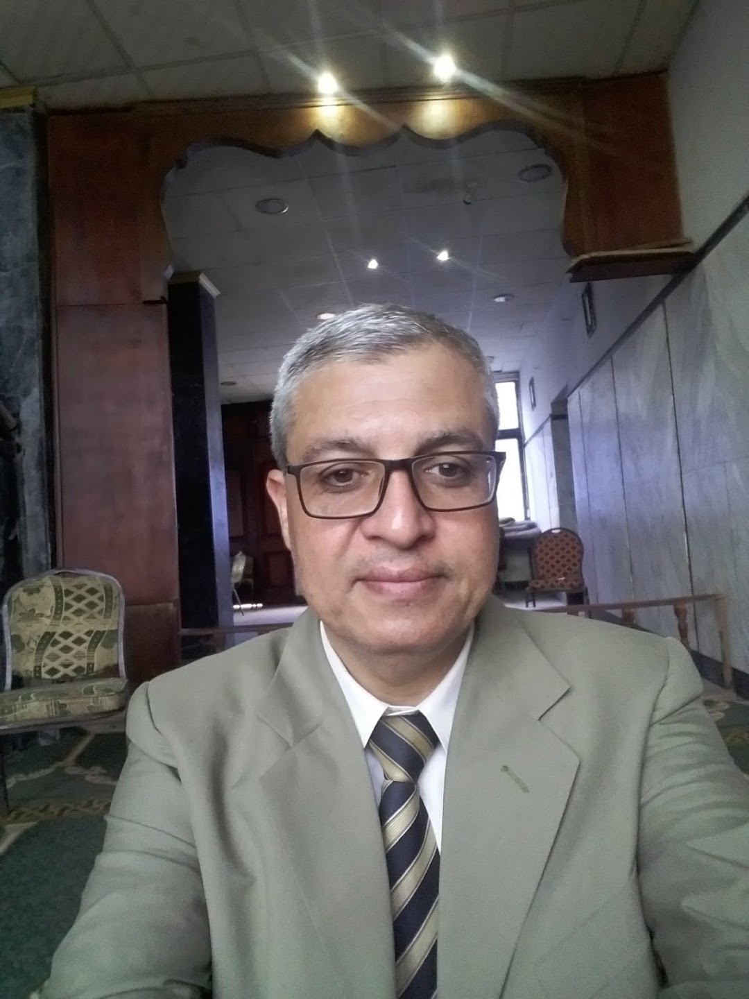 الأستاذ حسام عبد القادر المحامى بالنقض والإدارية العليا .