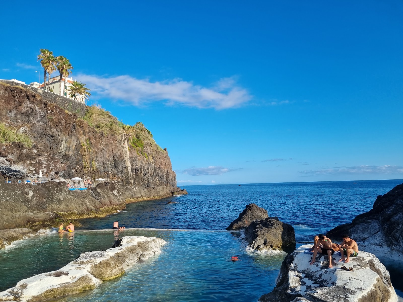 Piscinas Naturais da Doca do Cavacas Beach'in fotoğrafı düz bir kıyı şeridi ile birlikte