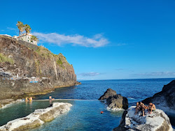 Piscinas Naturais da Doca do Cavacas Beach'in fotoğrafı düz bir kıyı şeridi ile birlikte