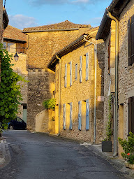 Photo n°12 de Le Jardin Des Lys à Puycelsi ()