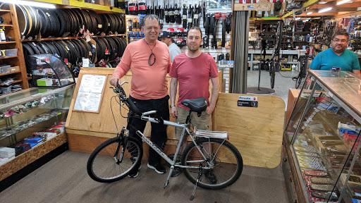 Bicycle Store «ADT Bike & Skate Shop (Arc De Triomphe Inc)», reviews and photos, 114-01 Jamaica Ave, Richmond Hill, NY 11418, USA