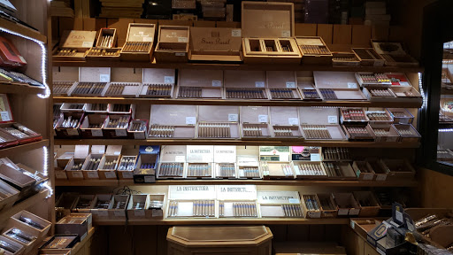 Tobacco Shop «Blue Smoke of Dallas», reviews and photos, 4560 W Mockingbird Ln, Dallas, TX 75209, USA