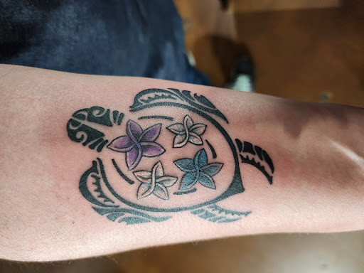 Explore skull and crossbones tattoo ideas, creative tattoo ideas in Albuquerque, available at Archetype Tattoo Studio