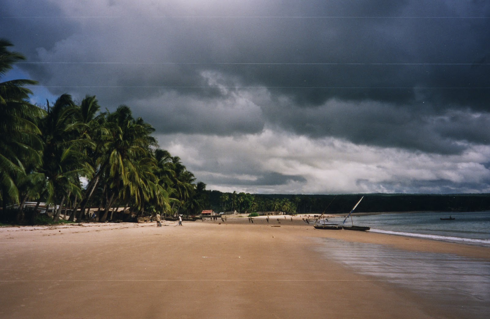 Foto von Ngande Coco Beach mit lange bucht
