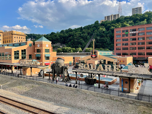 Shopping Mall «Station Square», reviews and photos, 125 W Station Square Dr, Pittsburgh, PA 15219, USA