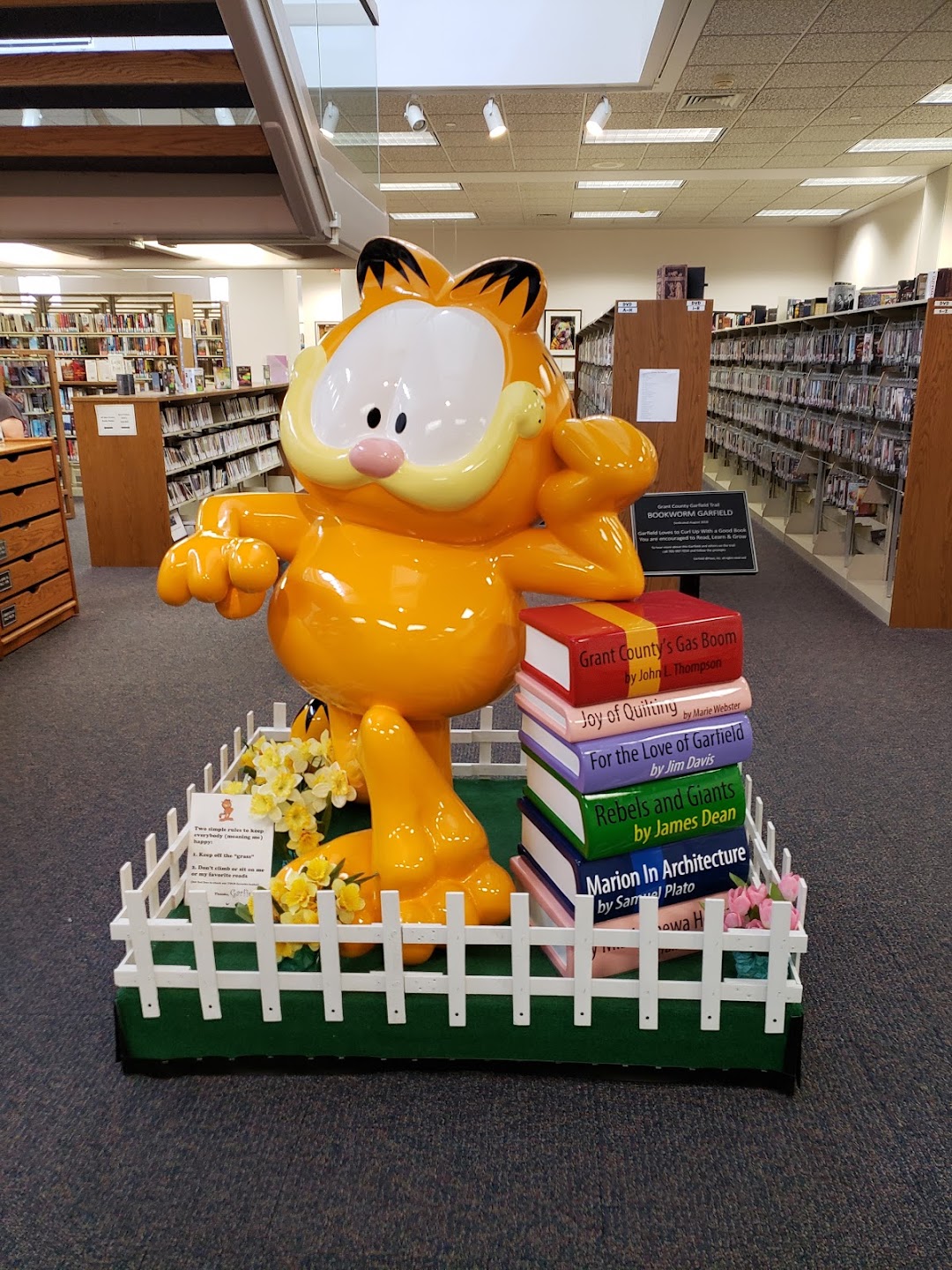 Bookworm Garfield