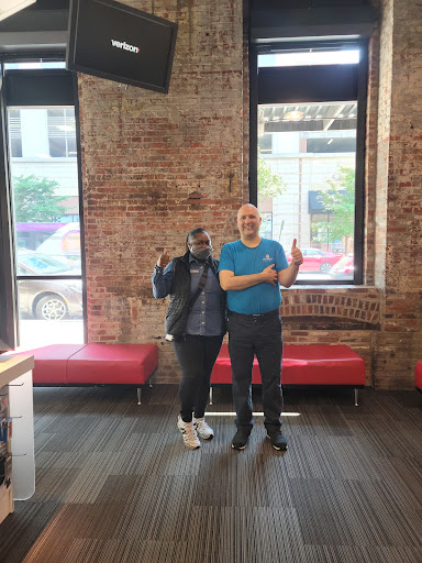 Cell Phone Store «Verizon», reviews and photos, 1002 Fleet St, Baltimore, MD 21202, USA