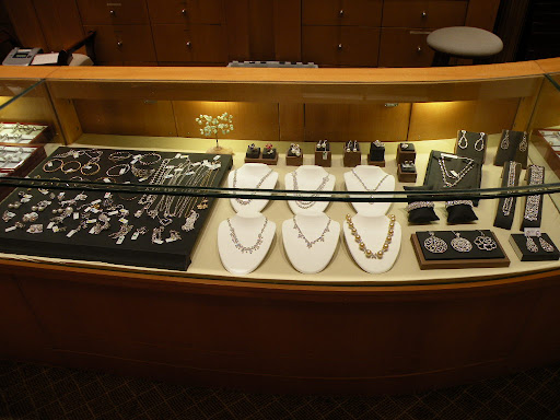 Jeweler «May Jewelers», reviews and photos, 8032 Leesburg Pike, Vienna, VA 22182, USA