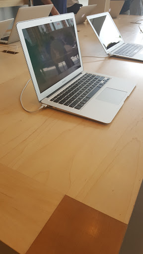 Computer Store «Apple Ridge Hill», reviews and photos, 143 Market Street, Yonkers, NY 10710, USA