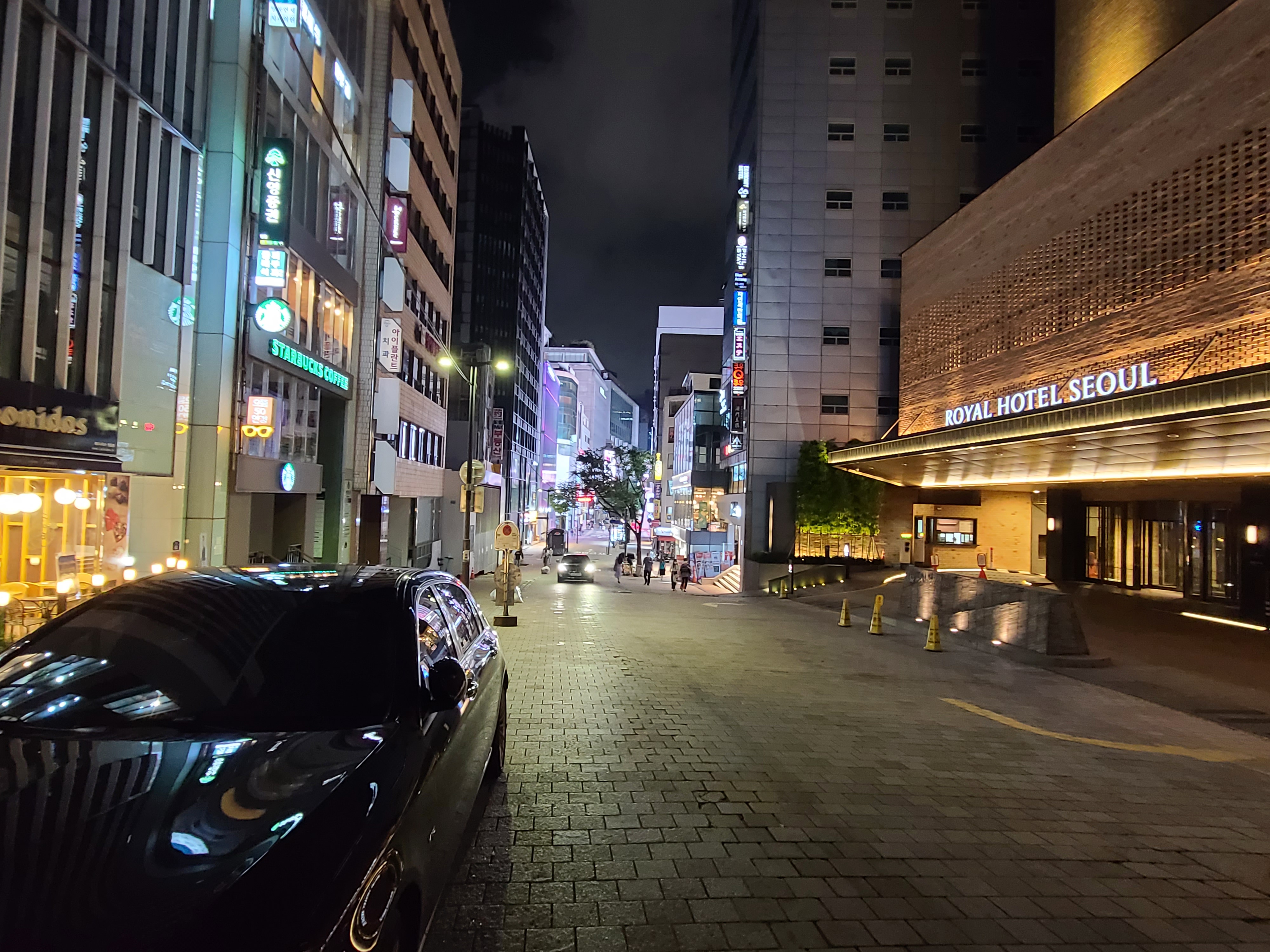 Picture of a place: Myeong-Dong Walking Street
