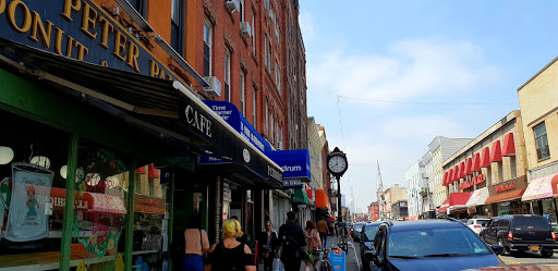 Donut Shop «Peter Pan Donut & Pastry Shop», reviews and photos, 727 Manhattan Ave, Brooklyn, NY 11222, USA