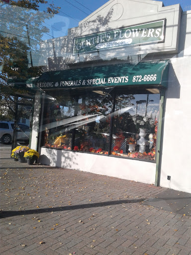 Florist «Gerties Flowers», reviews and photos, 806 Meacham Ave, Elmont, NY 11003, USA