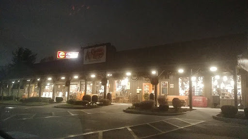 American Restaurant «Cracker Barrel Old Country Store», reviews and photos, 716 N Campbell Station Rd, Farragut, TN 37934, USA