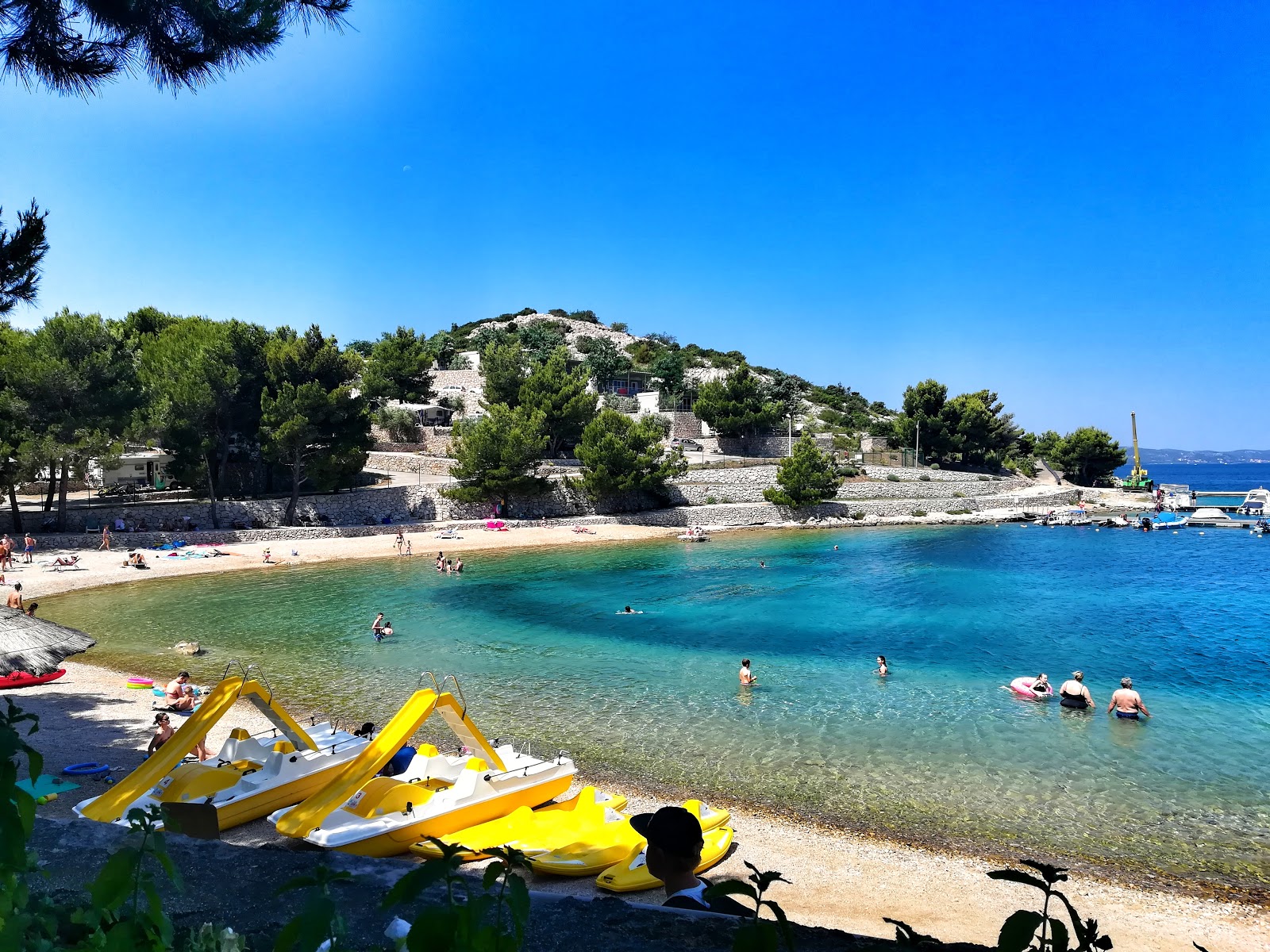 Foto von Oaza Mira beach mit kleine, beiger kiesel Oberfläche