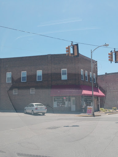 American Restaurant «Two Dads Cafe n Catering», reviews and photos, 301 E Sullivan St, Kingsport, TN 37660, USA