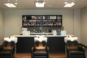 Oomph Salon