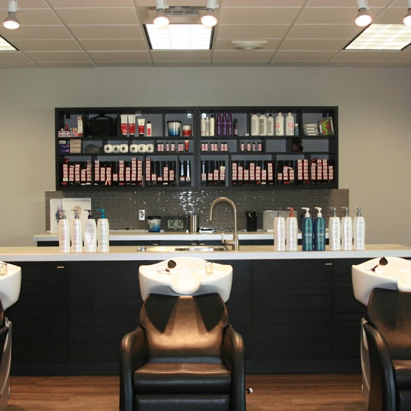 Oomph Salon