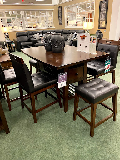 Furniture Store «Raymour & Flanigan Furniture and Mattress Store», reviews and photos, 2100 NJ-38, Cherry Hill, NJ 08002, USA